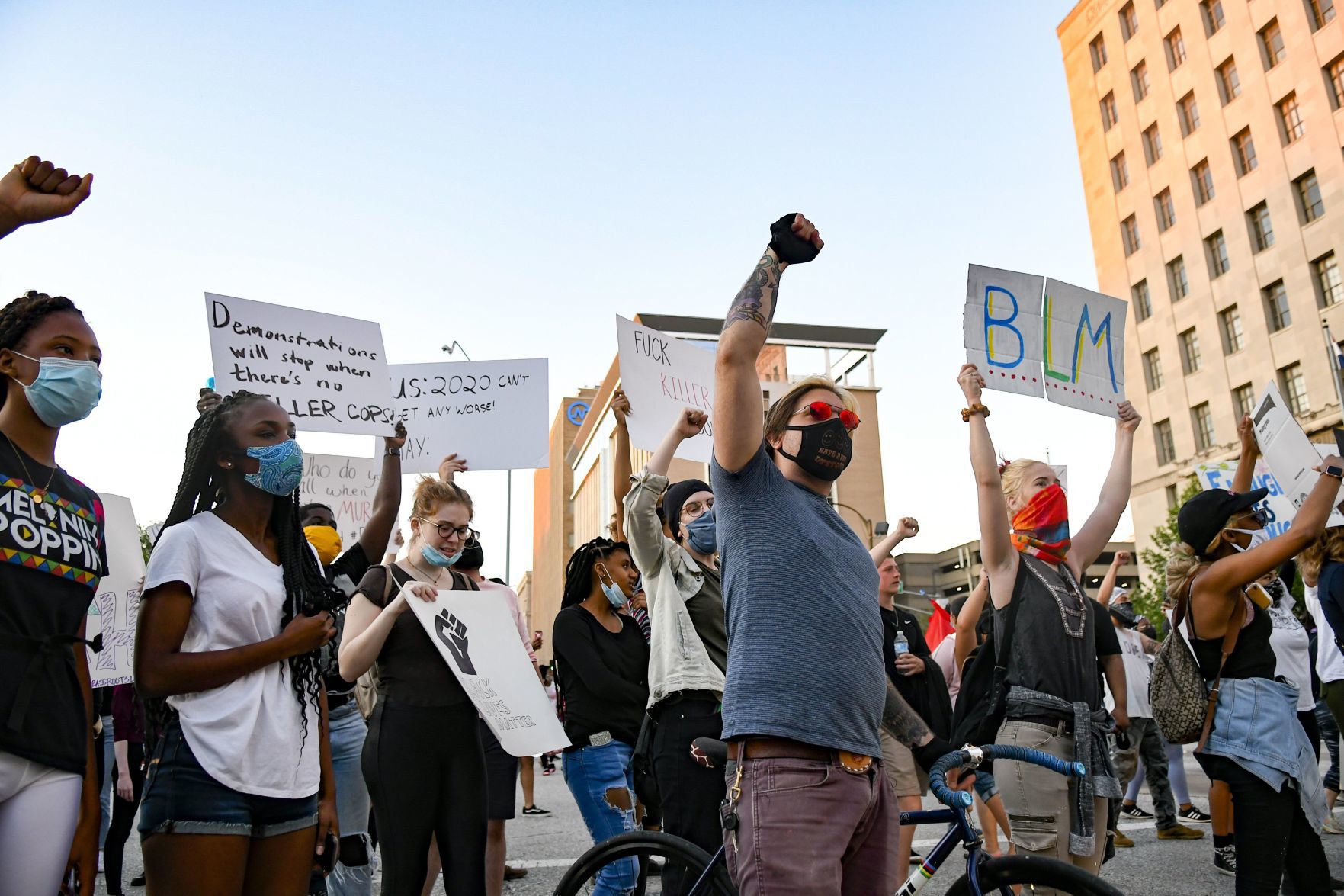 St Louis. demonstrators march in solidarity with Minneapolis protestors
